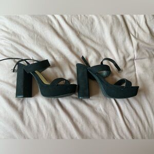 LULUS Black platform sandals.